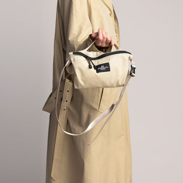 FANNYPACK CROSSBODY - LIGHT BEIGE NYLON TWILL