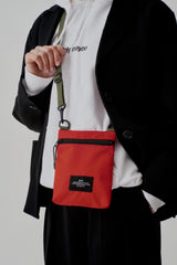 ZIPPER PASSPORT SHOULDER - RED PUFFER NYLON TWILL