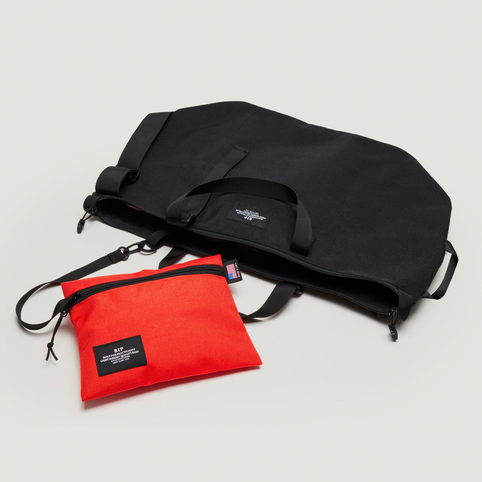 TRAVELER DUFFLE MEDIUM - BLACK – BAGSINPROGRESS New York