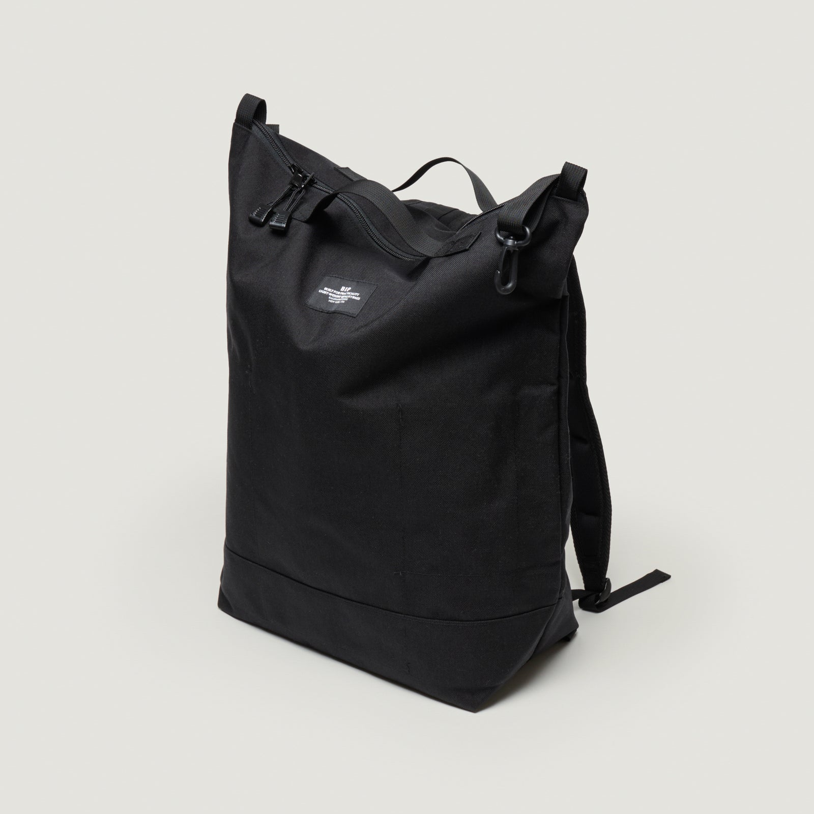 ZipperBackpack_BIP054_Black_01
