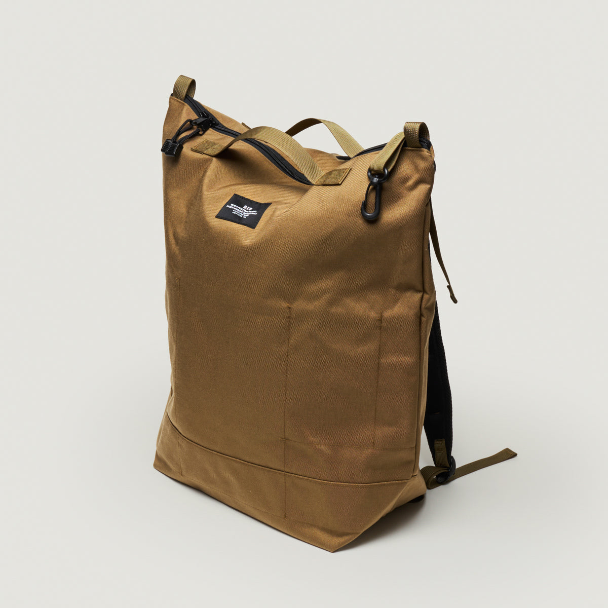 ZipperBackpack_BIP054_Khaki_01