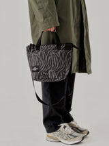 ZIPPER DUFFLE - SMALL - ZEBRA PUFFER POLY